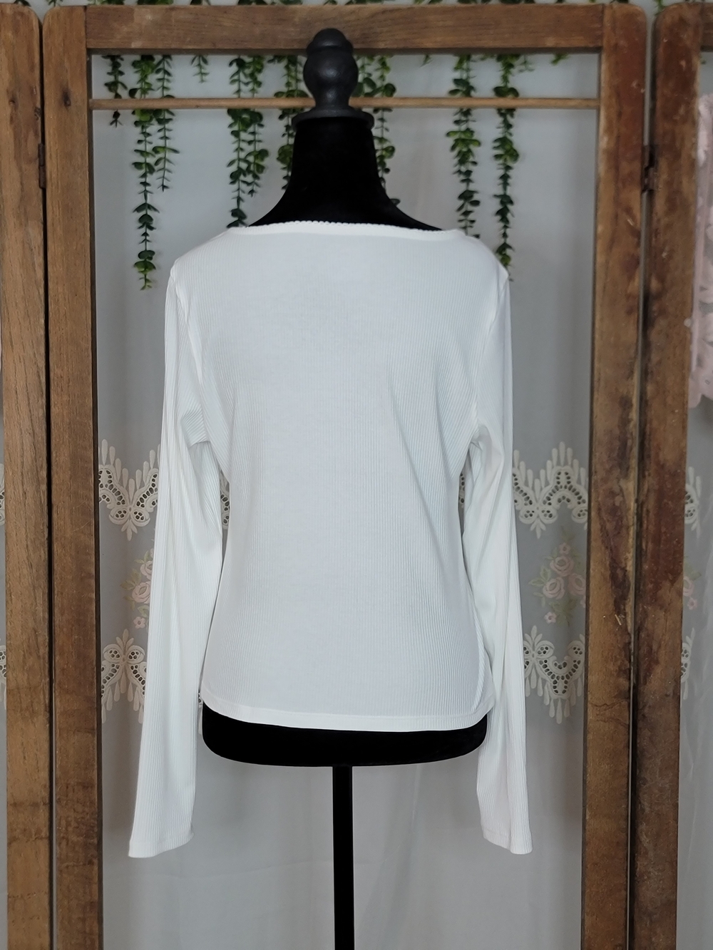 Scoop White Ribbed Scoop Neck Long Sleeve Top | Faux Pearl Button Knit | Size L - Picture 5 of 8